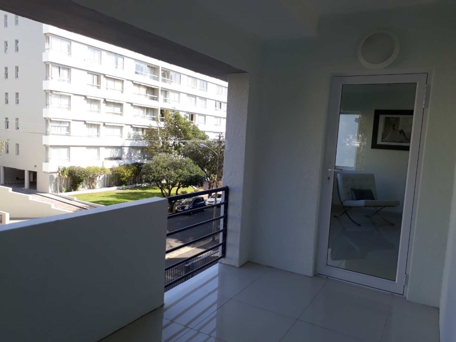 To Let 3 Bedroom Property for Rent in Sea Point Western Cape